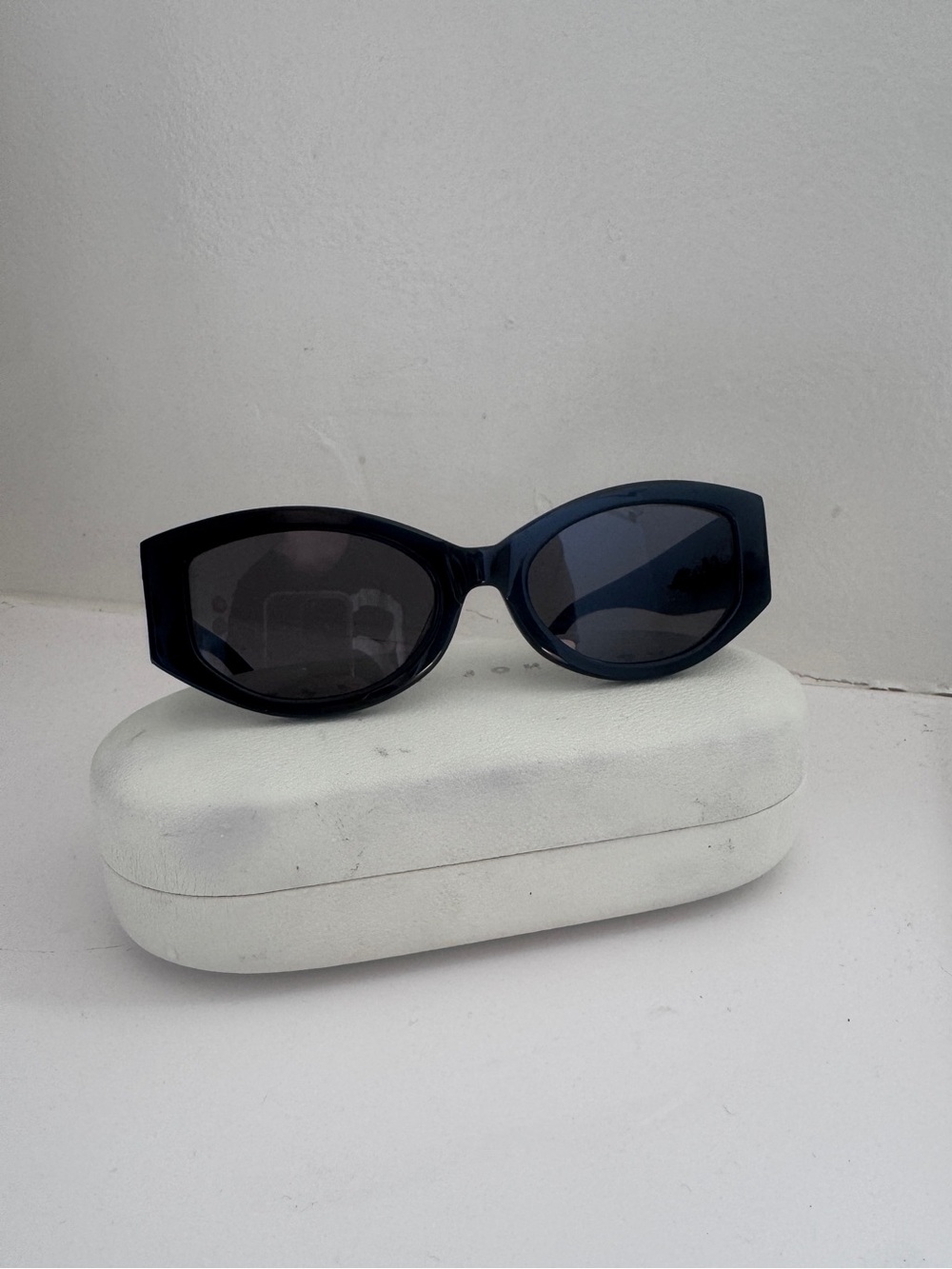 Elisa Johnson “Jeannie” Sunglasses in Black
